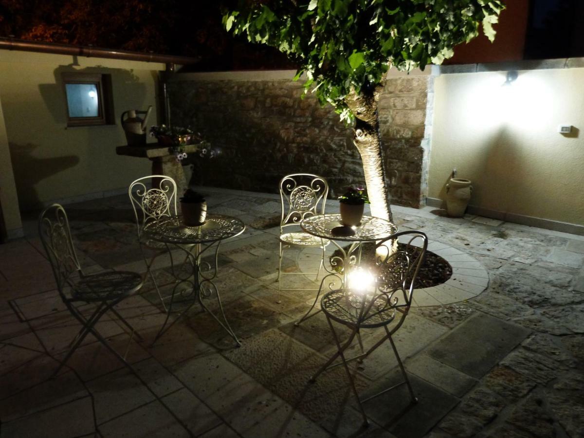 Bed & Breakfast Barbara Borgo Grotta Gigante Buitenkant foto